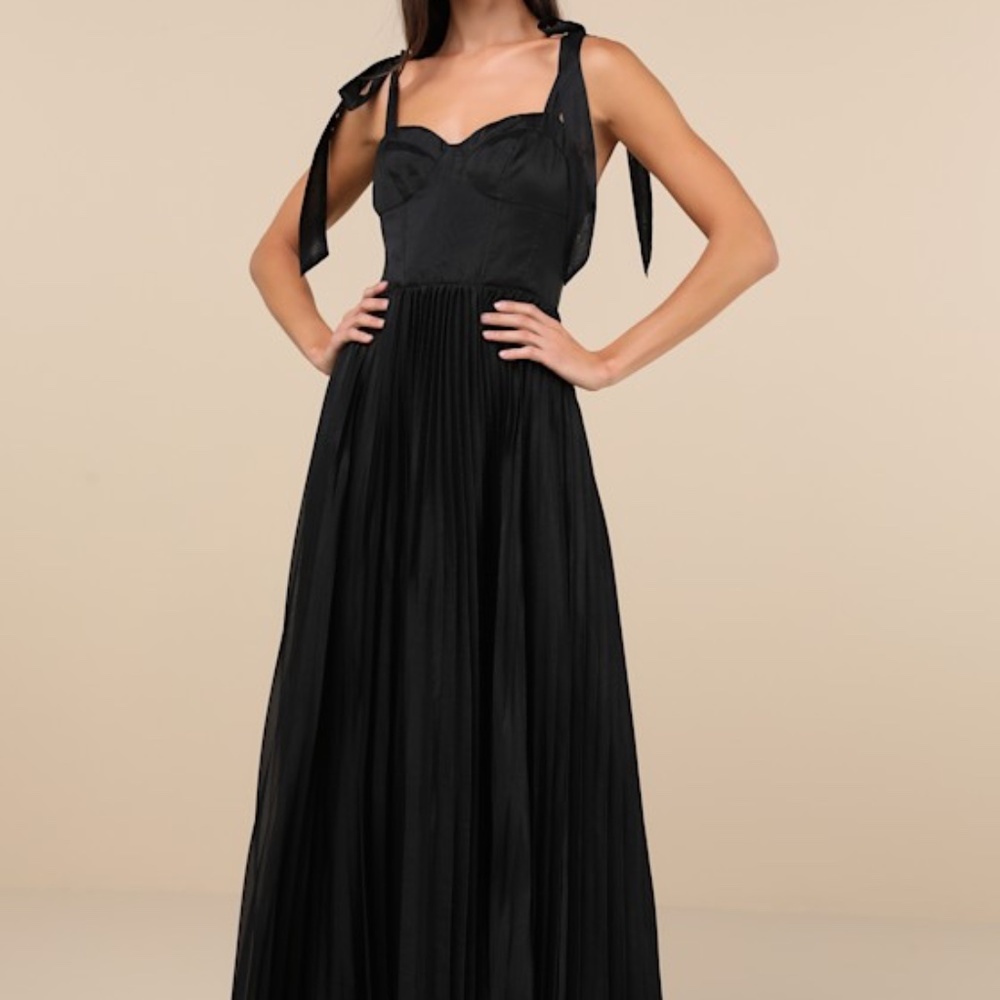 Lulus Attentive Elegance Black Tie-strap Bustier Pleated Maxi Dress - Size S
